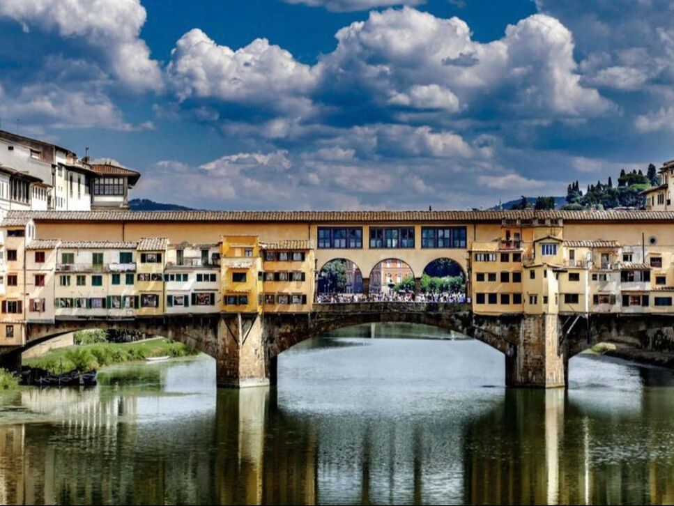 Ponte Vecchio bridge over the Arno river in Florence