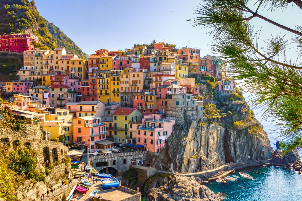 The colourful houses of Manarola on the cliffs of the Cinque Terre